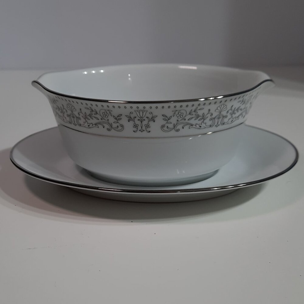 Noritake Eminence 6905 Gravy Boat & Underplate Platinum Trim Japan